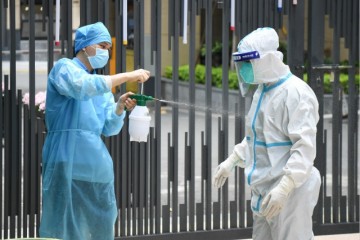 广州荔湾疫情传播链增至77人海南村1人直接感染15人